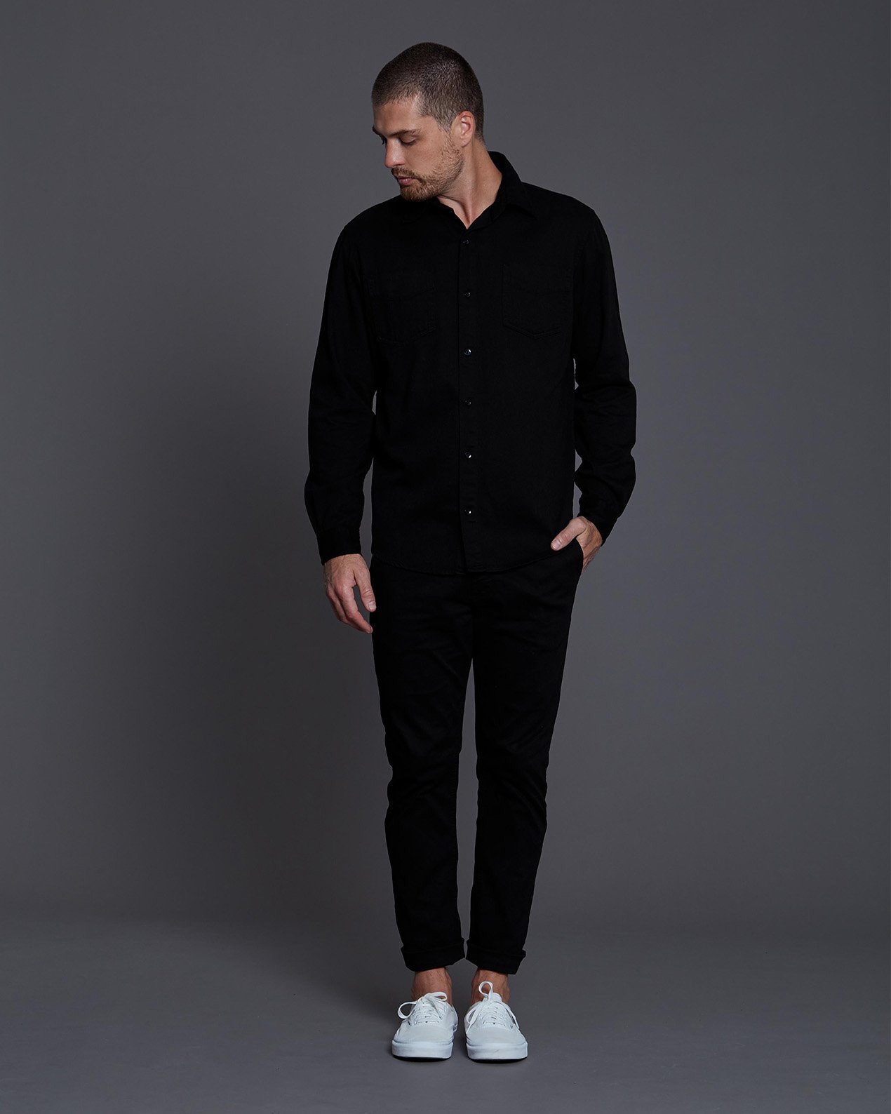 THUMB-camisa-versatile-_-preto-02