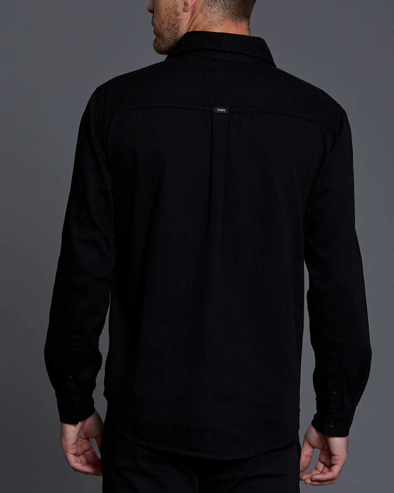 THUMB-camisa-versatile-_-preto-03