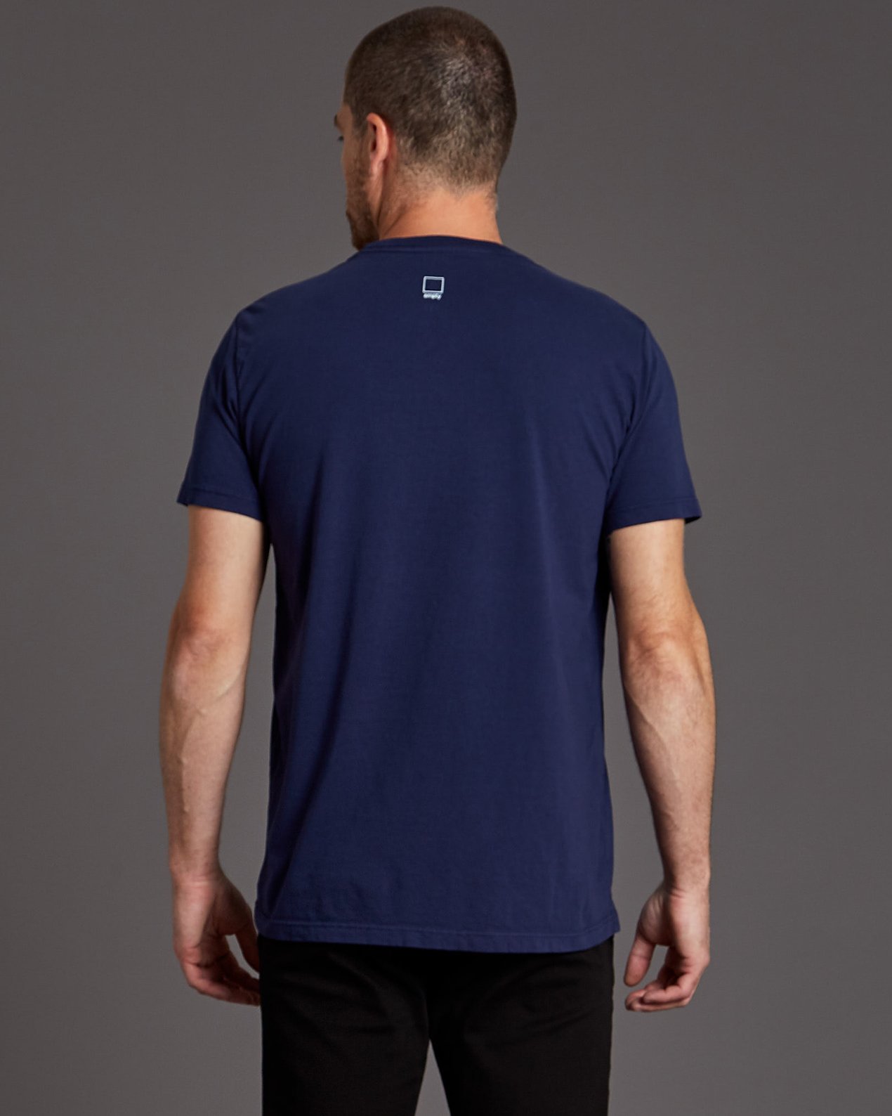 CAMISETA_EMPTYCO_AZUL_03