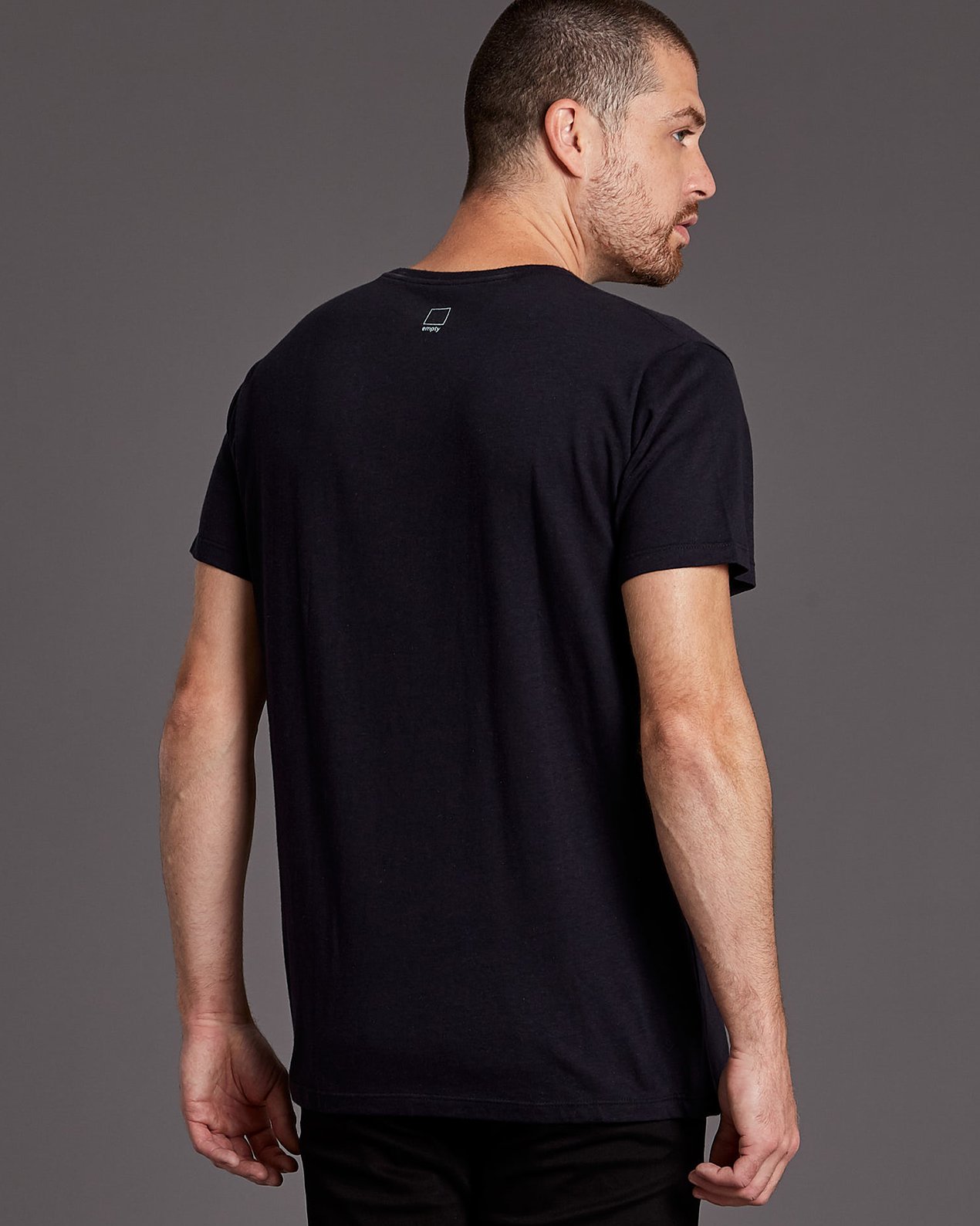 CAMISETA_POCKET-FIU_PRETO_04