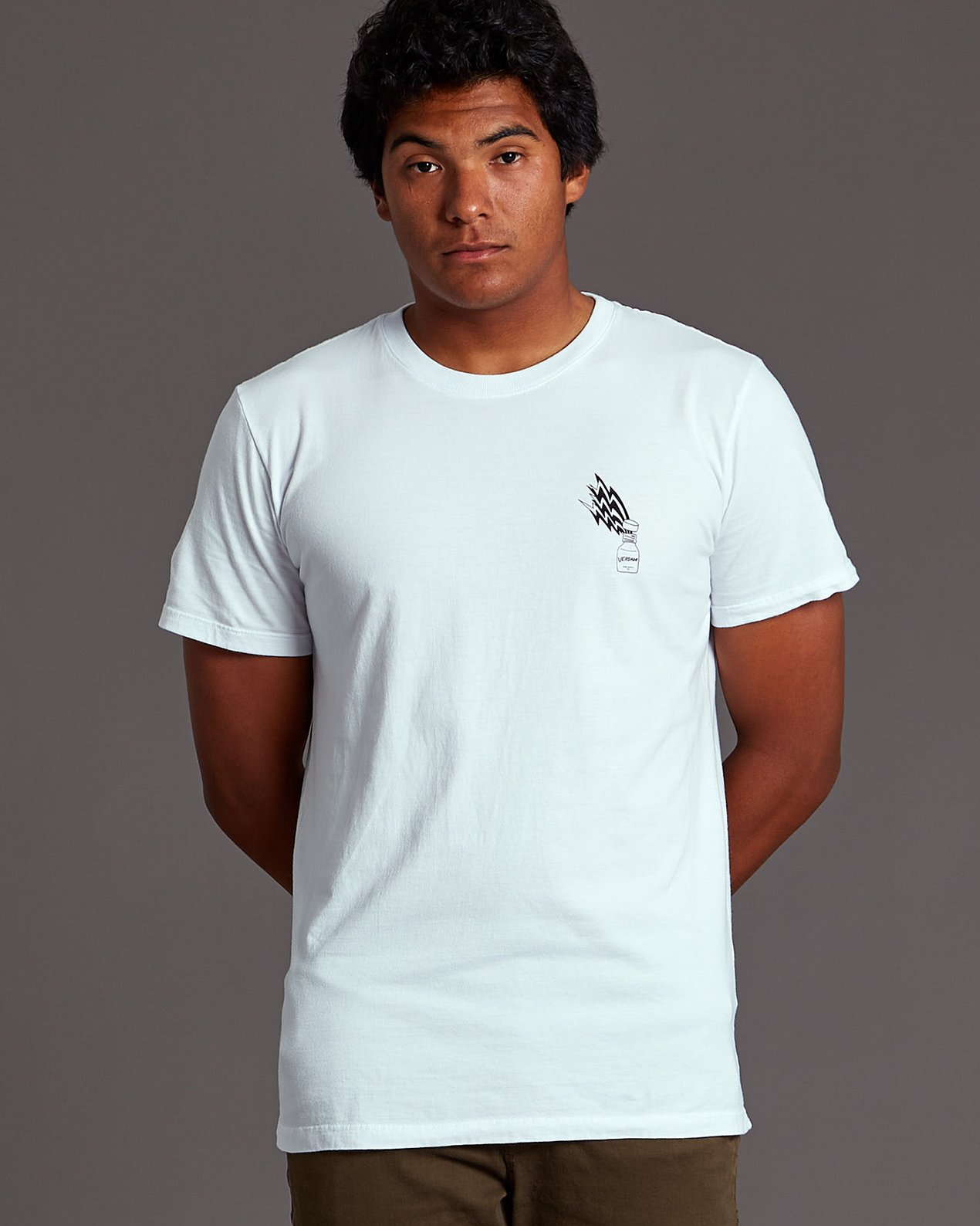 CAMISETA_VERDADE_BRANCO_03