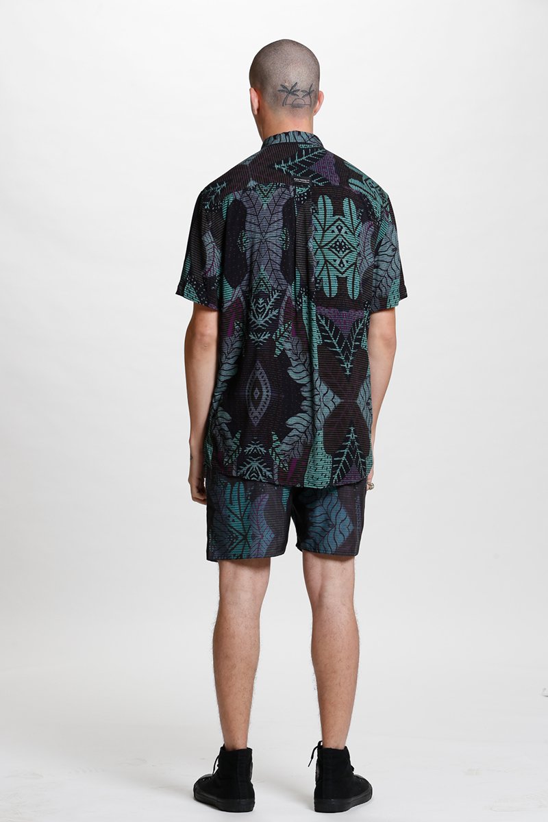 maga folhagem costas