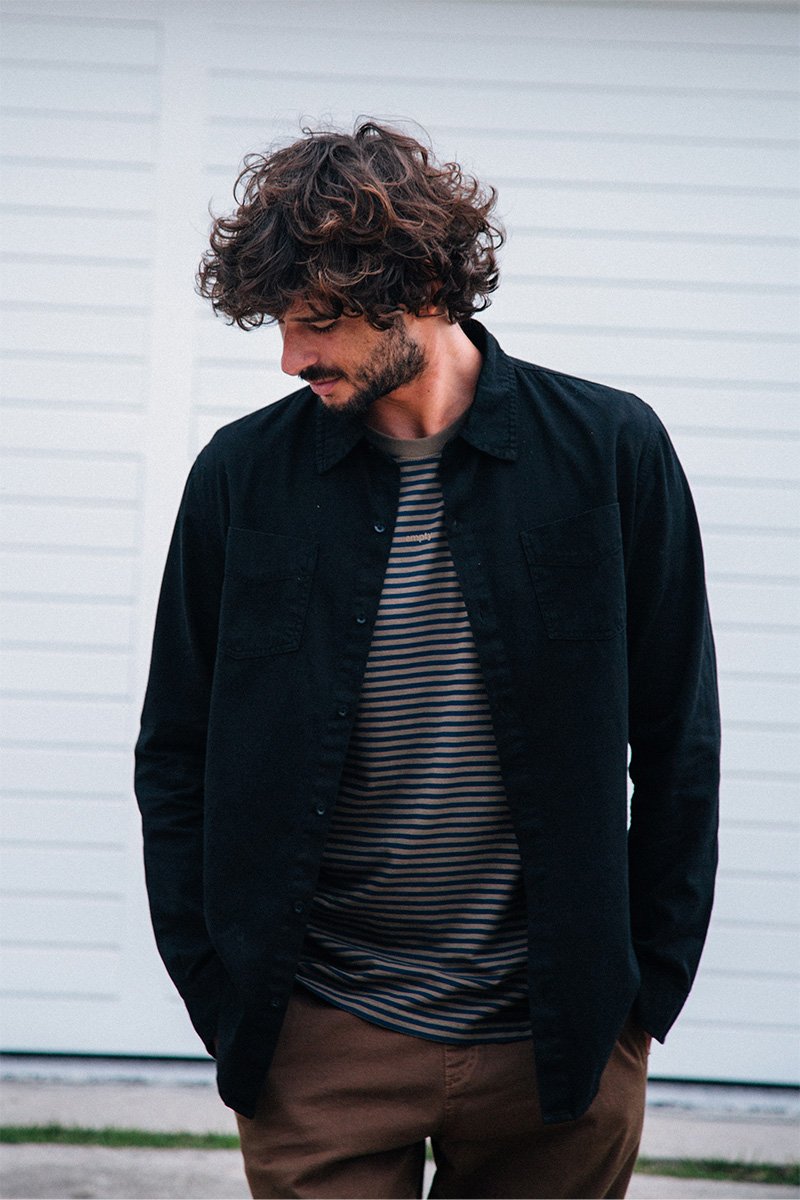 06 camisa versatille preto