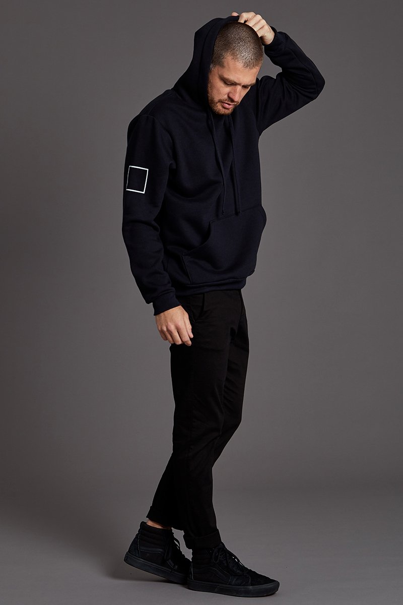 03 moletom peluciado canguru taj preto