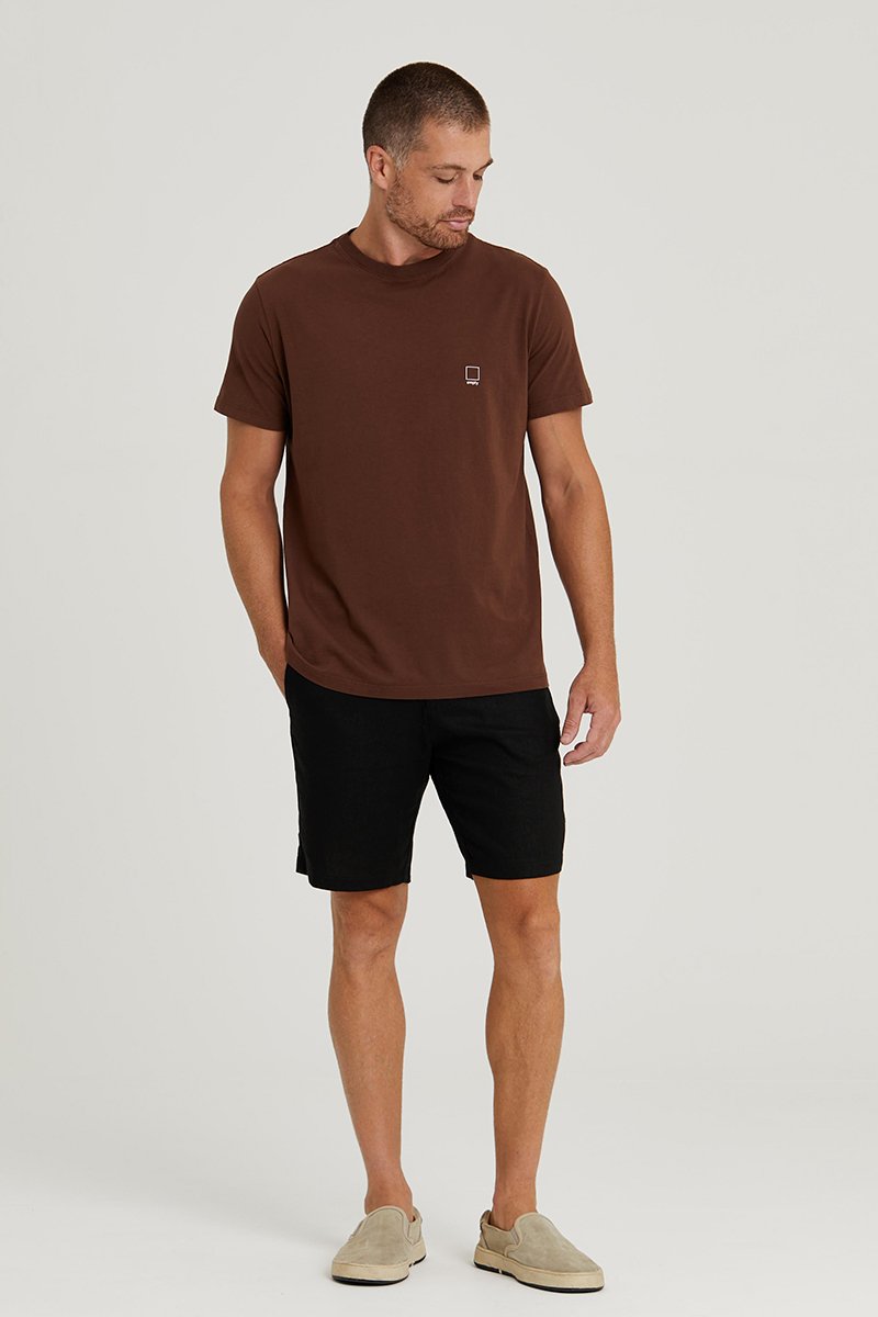 01 camiseta minico marrom