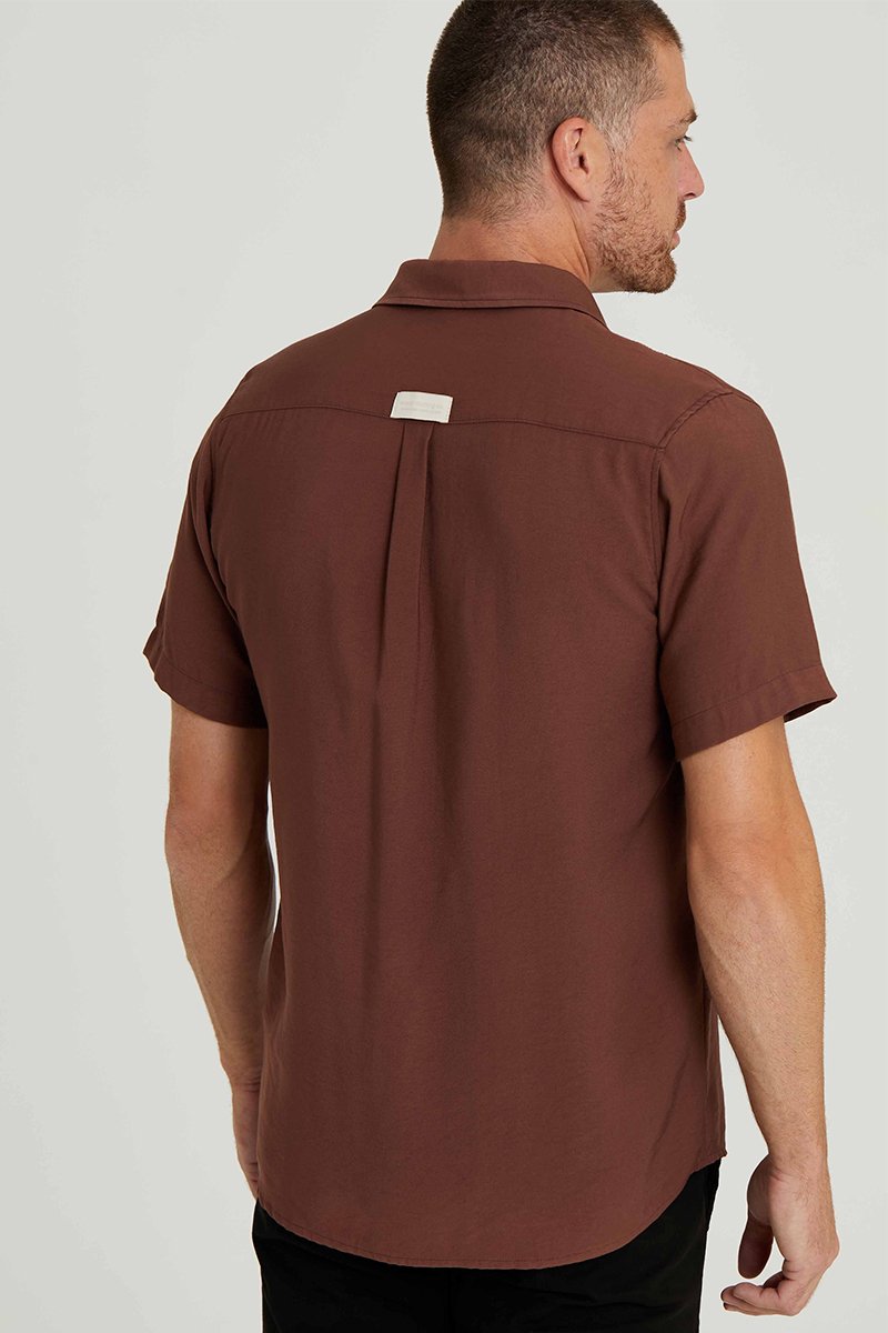 05 camisa viscose basico marrom
