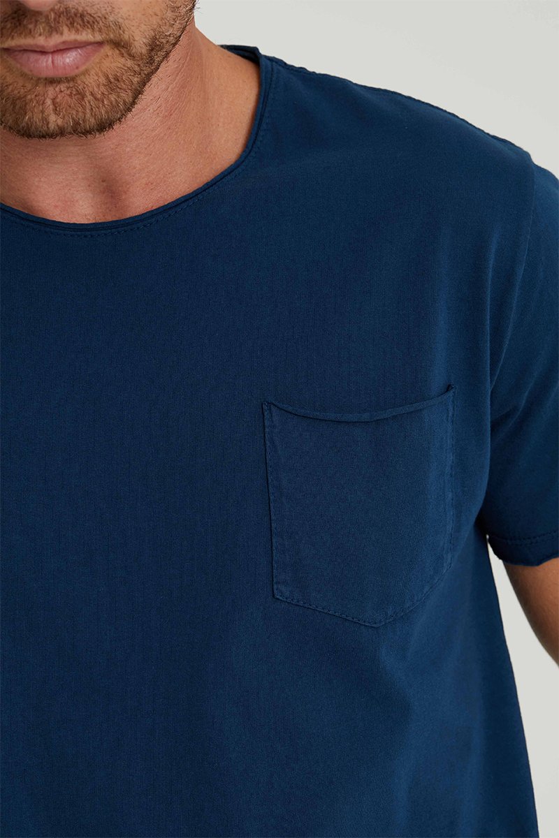 05 camiseta pocket fio azul marinho