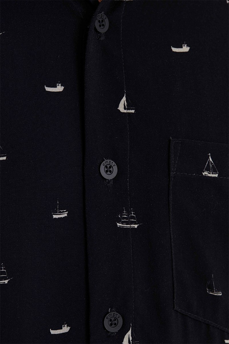 04 camisa viscose boats preto