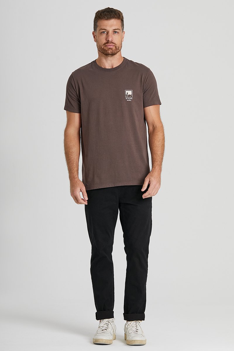 03 camiseta emptyco chumbo