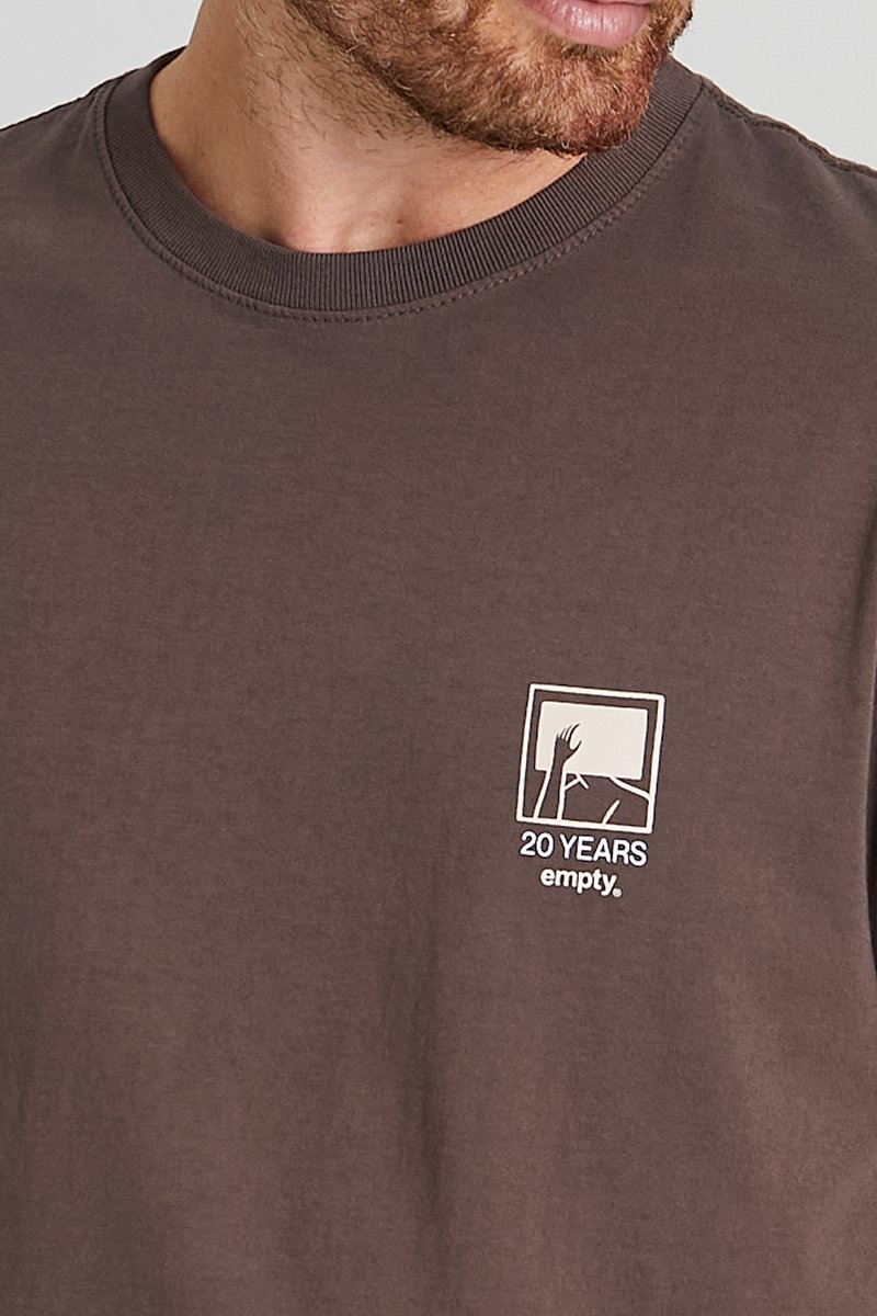 06 camiseta emptyco chumbo