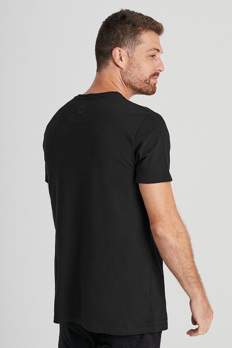 01 camiseta crepe preto