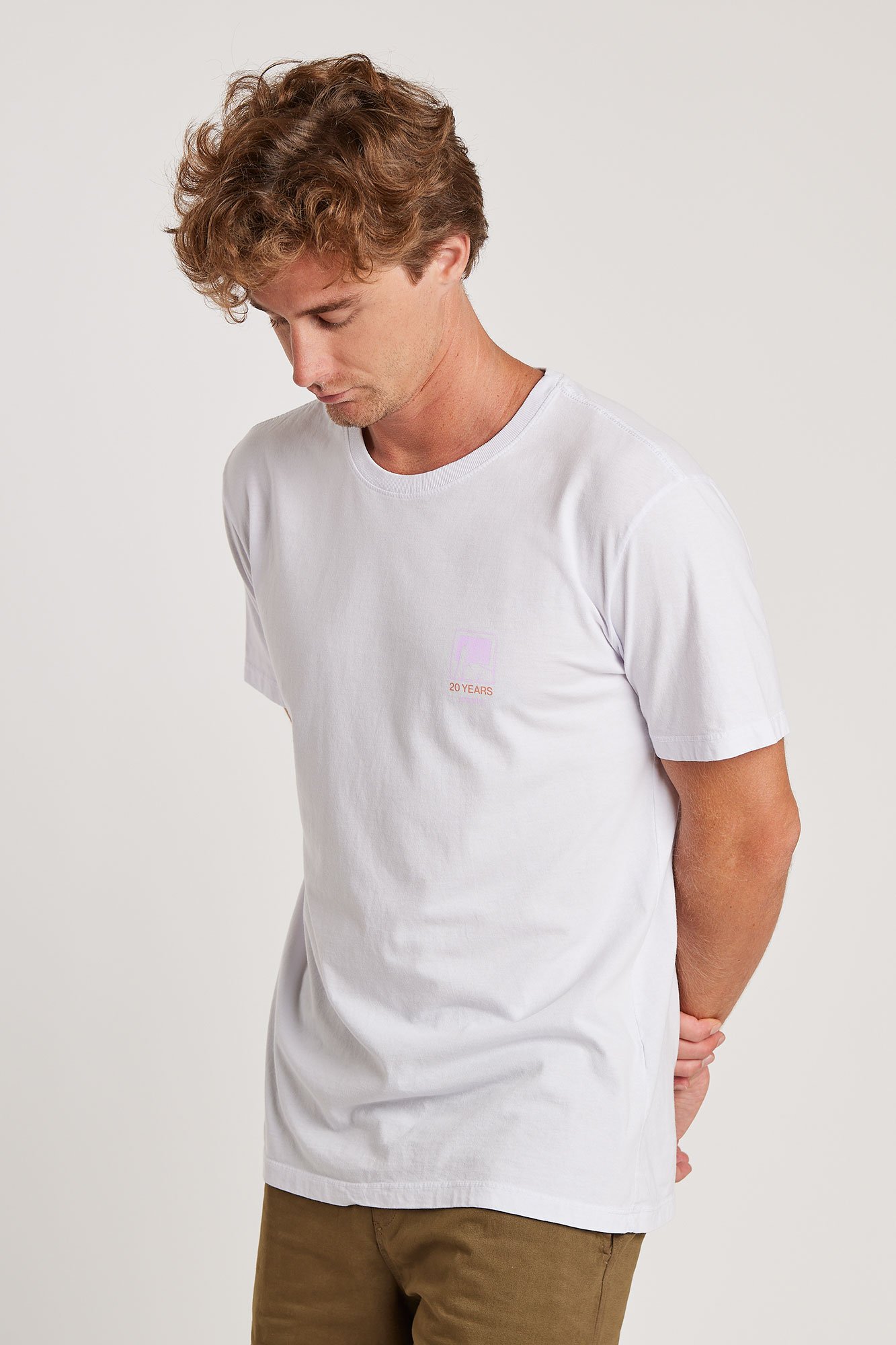 03 camiseta 20 years