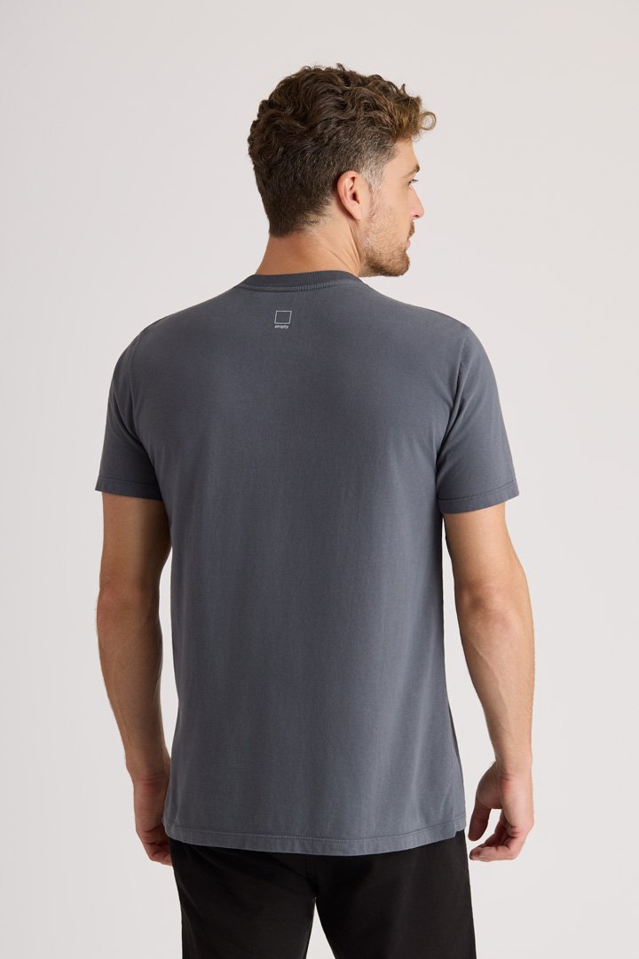 03 camiseta empty pocket