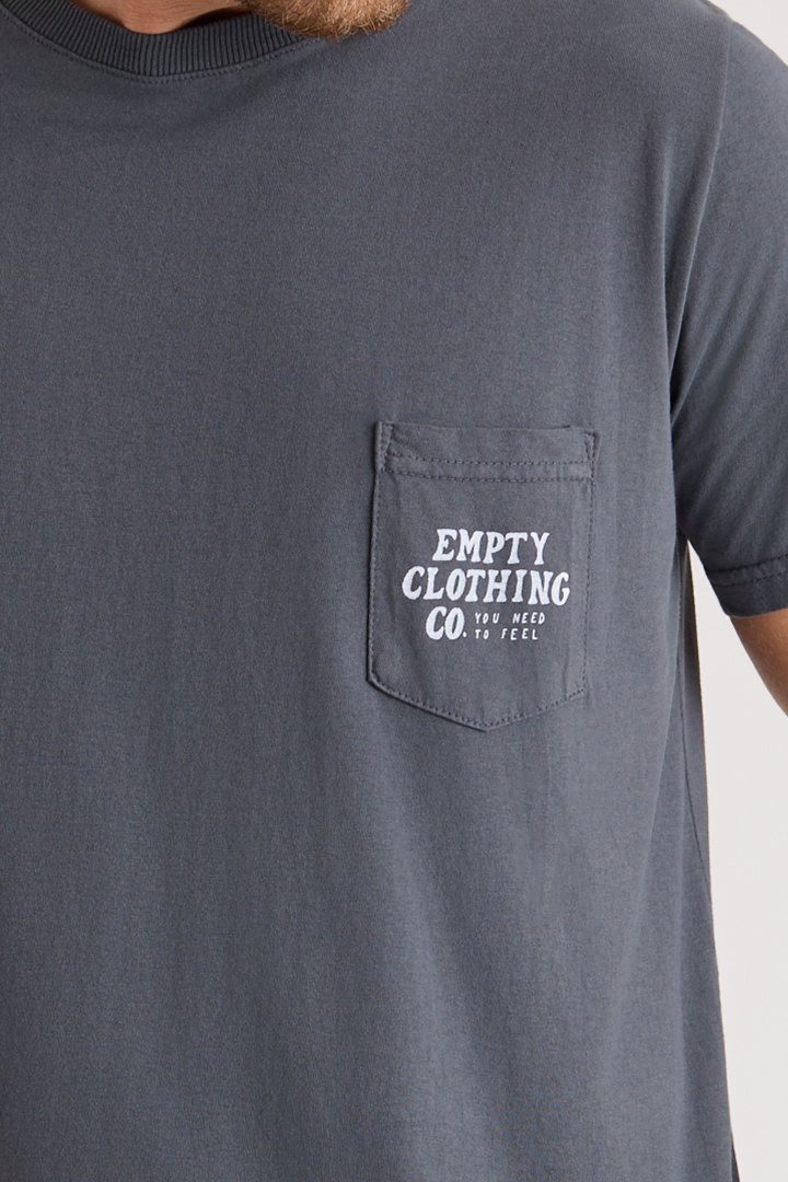 06 camiseta empty pocket